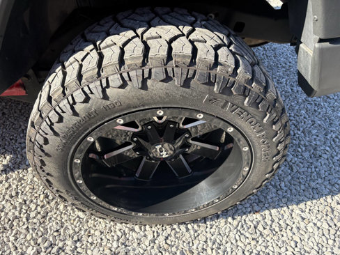 Used 2009 Jeep Wrangler Rubicon w/ Dual Top Group image 10