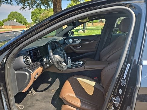Used 2018 Mercedes-Benz E 300 image 4