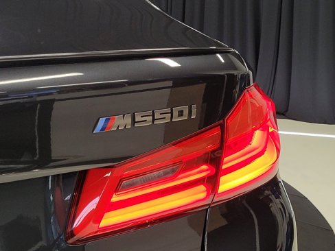 Used 2018 BMW M550i xDrive image 56