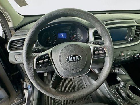 Used 2019 Kia Sorento LX image 14