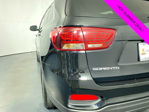 Used 2020 Kia Sorento LX image 32