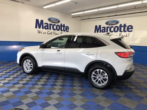 Certified 2022 Ford Escape SE w/ Convenience Package image 2