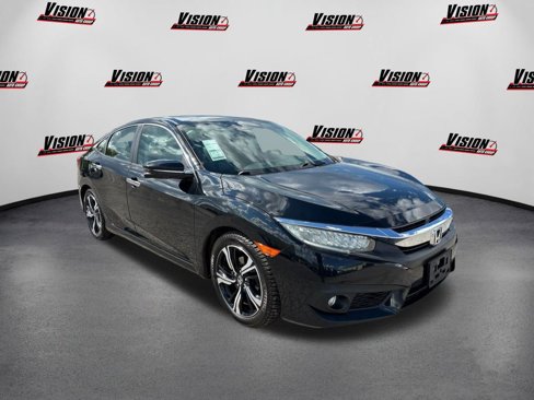 Used 2018 Honda Civic Touring image 3