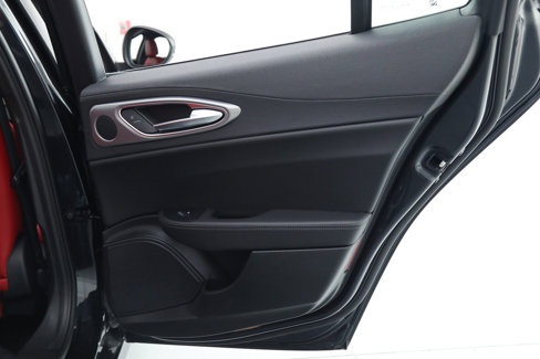 New 2025 Alfa Romeo Giulia w/ Veloce Package Rwd image 13