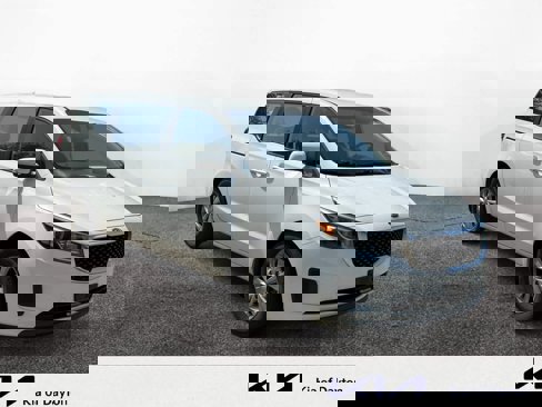 Used 2016 Kia Sedona L image 7