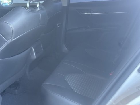 Used 2018 Toyota Camry SE image 19