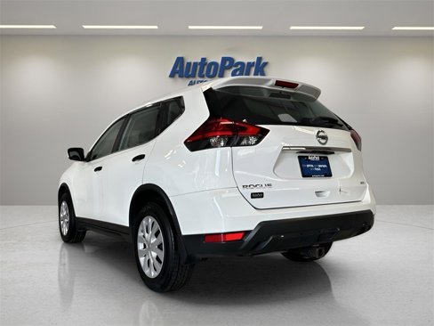 Used 2017 Nissan Rogue S image 5
