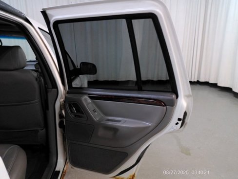 Used 2001 Jeep Grand Cherokee Limited image 23