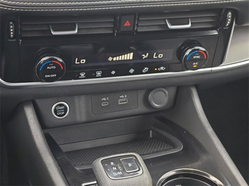 Used 2022 Nissan Rogue SV image 21