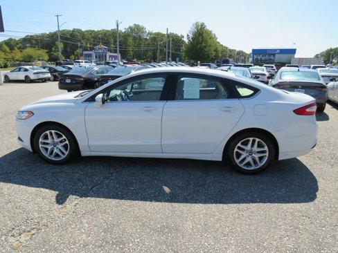 Used 2014 Ford Fusion SE image 2