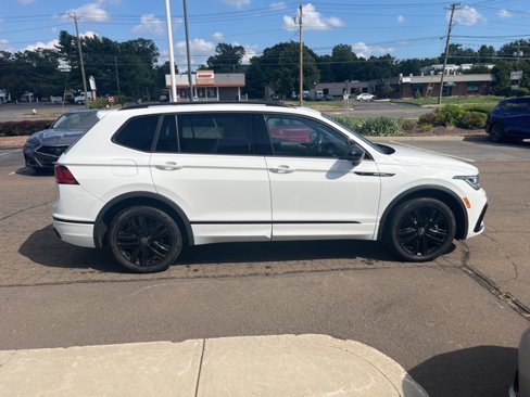 Used 2022 Volkswagen Tiguan SE R-Line image 20