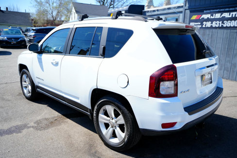 Used 2014 Jeep Compass Latitude w/ Sun/Sound Group image 9