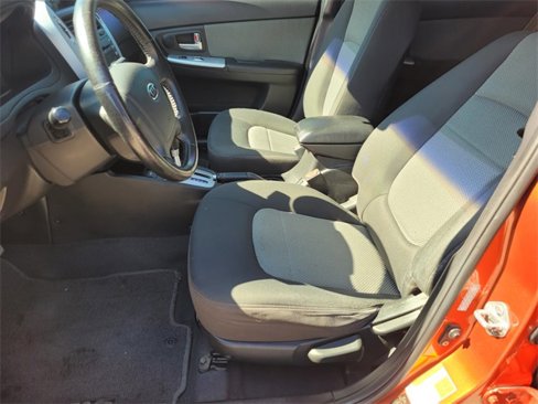 Used 2009 Kia Spectra5 SX image 17