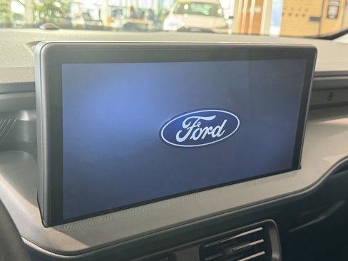 New 2025 Ford Maverick XL image 14