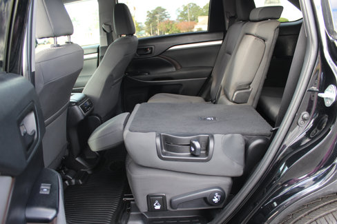 Used 2019 Toyota Highlander LE image 36