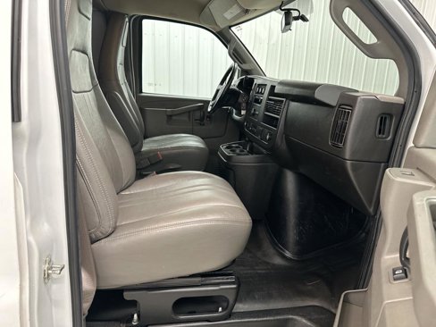 Used 2023 GMC Savana 2500 Extended w/ Driver Convenience Package image 18