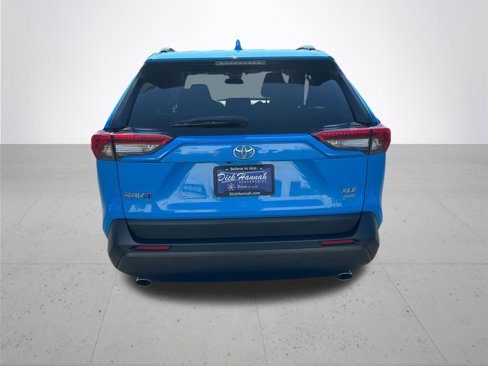 Used 2021 Toyota RAV4 XLE image 8