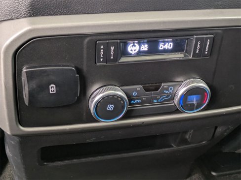 Used 2020 Ford Expedition XLT image 30
