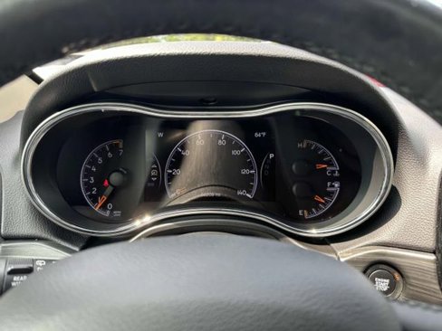 Used 2019 Jeep Grand Cherokee Limited image 17