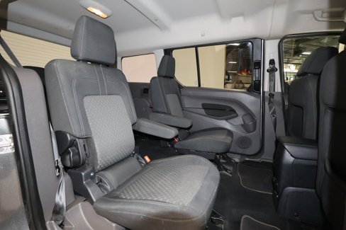 Used 2020 Ford Transit Connect XLT image 23