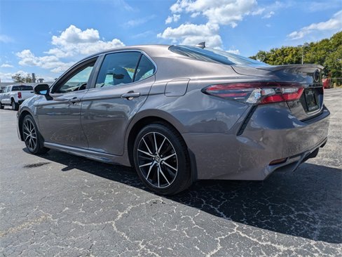 Used 2024 Toyota Camry SE image 7