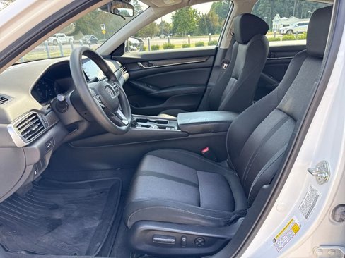 Used 2018 Honda Accord EX image 10