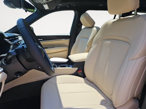 New 2025 Jeep Grand Cherokee L Limited w/ Luxury Tech Group II image 9