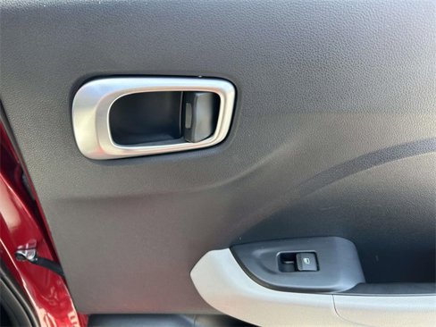 Certified 2020 Hyundai Venue SEL image 11