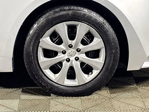 Used 2020 Toyota Corolla LE image 25