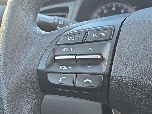 Used 2020 Hyundai Elantra SE image 27