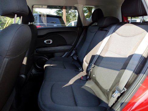 Used 2017 Kia Soul + image 11
