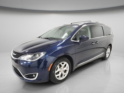 Used 2018 Chrysler Pacifica Touring-L Plus w/ Tire & Wheel Group image 11