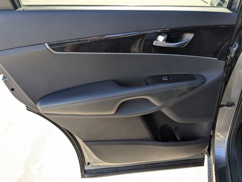 Used 2016 Kia Sorento EX image 26