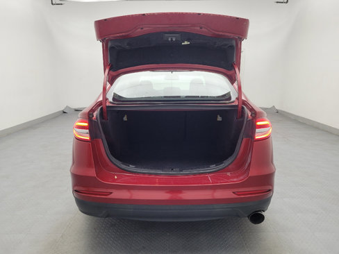 Used 2020 Ford Fusion SE image 29
