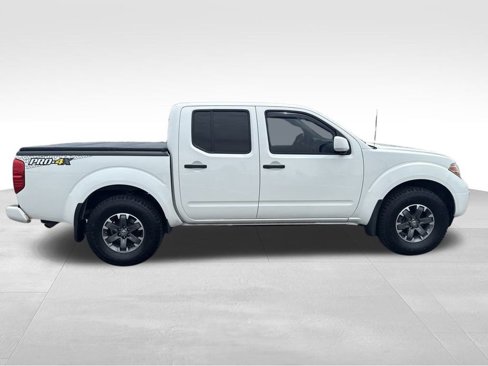 Used 2018 Nissan Frontier PRO-4X image 15