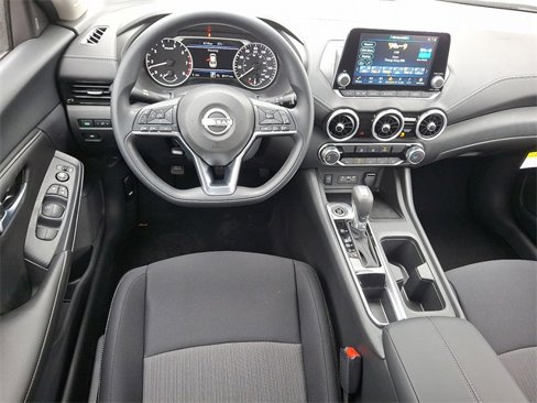 New 2025 Nissan Sentra SV image 2