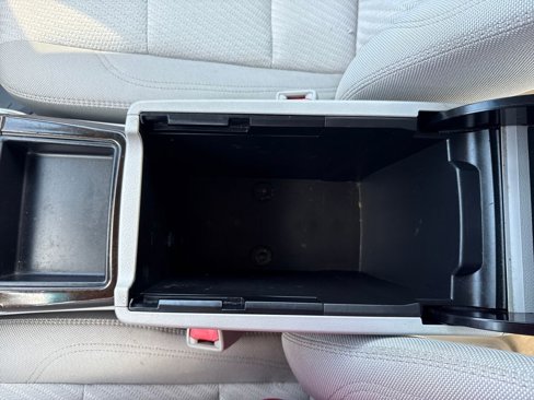 Used 2016 Toyota Camry LE image 22