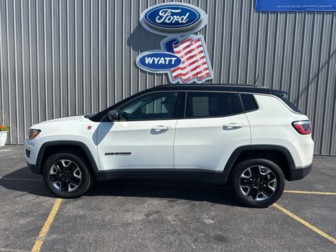 Used 2018 Jeep Compass Trailhawk w/ Navigation Group image 2