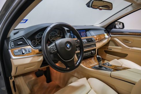 Used 2011 BMW 535i Sedan image 3