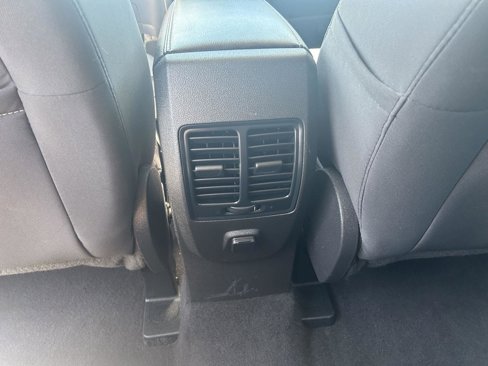 Used 2017 Ford Escape SE image 25