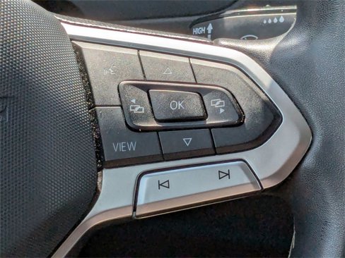Used 2022 Volkswagen Tiguan SE image 20