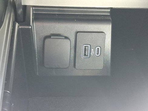 Certified 2022 Ford Explorer XLT w/ Equipment Group 202A image 29