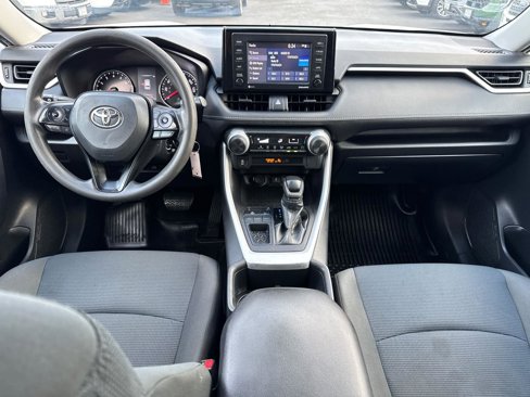 Used 2022 Toyota RAV4 LE image 21