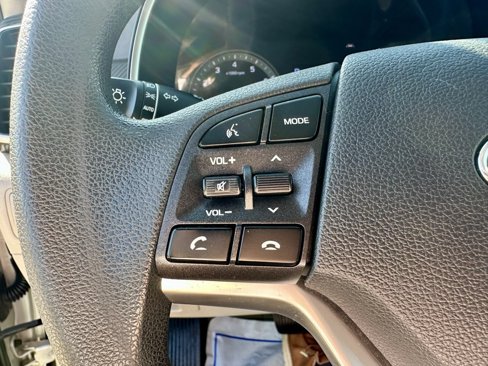 Used 2019 Hyundai Tucson SE image 17