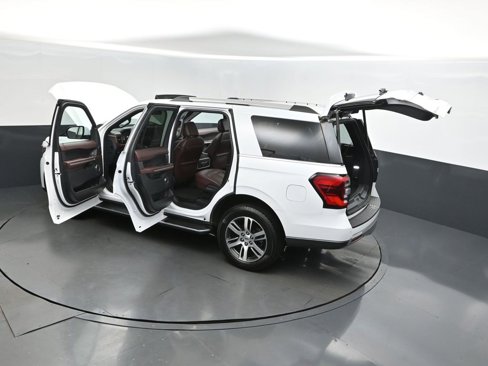 Used 2023 Ford Expedition Limited image 48