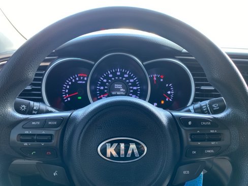 Used 2015 Kia Optima LX image 18