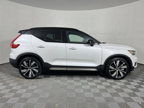 Used 2021 Volvo XC40 P8 Recharge w/ Advanced Package image 11