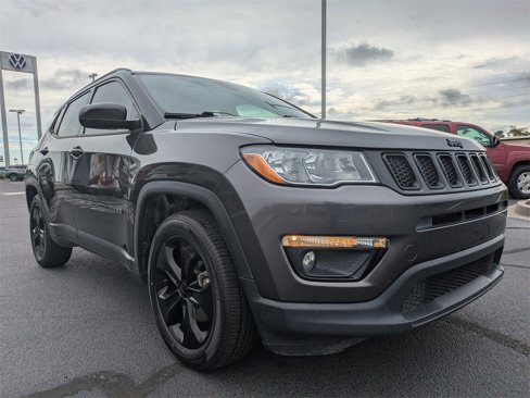 Used 2021 Jeep Compass Latitude image 2