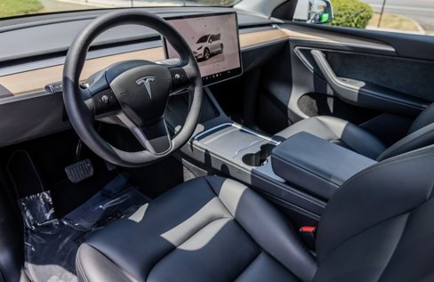 Used 2023 Tesla Model Y Long Range image 4