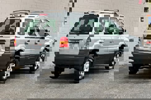 Used 2002 Ford Escape XLS image 2